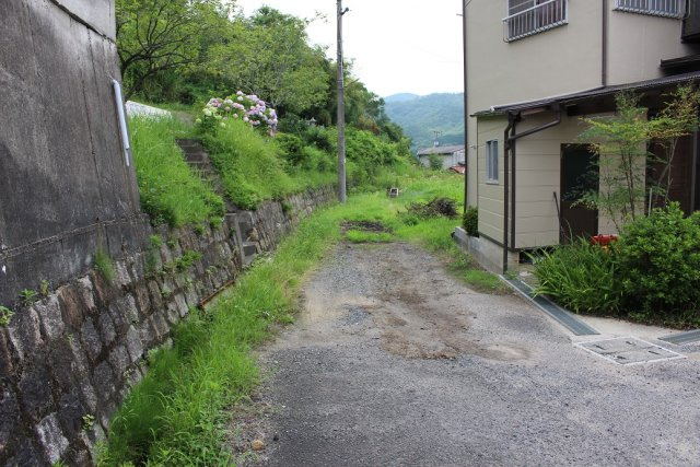赤磐市穂崎売地の前面道路含む現地写真