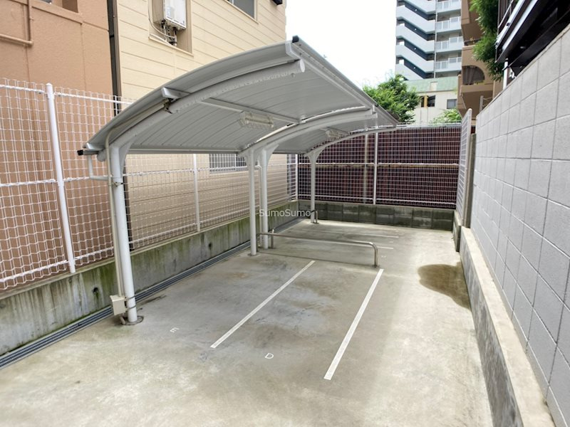 アール大阪グランデの外観