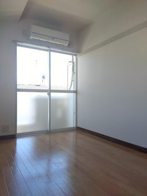 ブラン・メゾンの居間・リビング