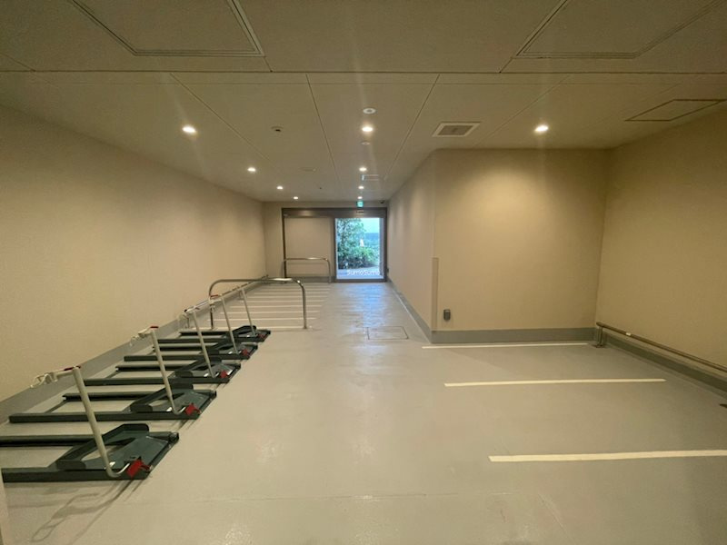 Dimus北浜の駐車場
