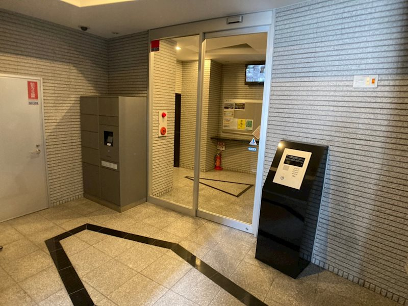 CITY SPIRE難波サウスタワーのロビー|落ち着いたロビーです
