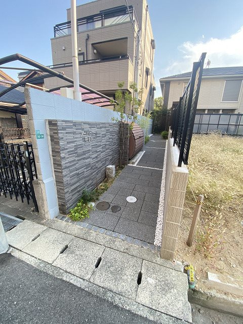 アーバンコート甲子園口の外観
