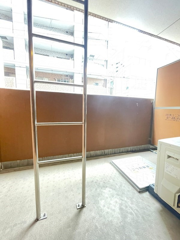 アーバングリーン神戸元町の駐車場