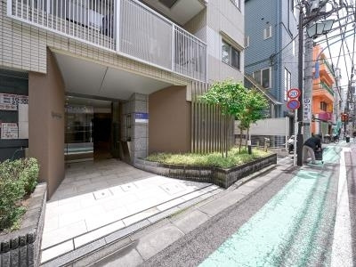 【エントランス】 | プレミアステージ市ヶ谷河田町