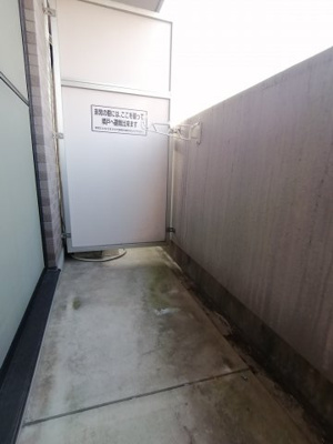 【バルコニー】 | エステムコート大阪城南 | 外からの目が気にならないバルコニーで洗濯物が干せます