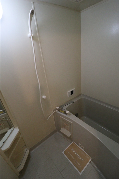 スゥイートガーデン国富　西棟の浴室