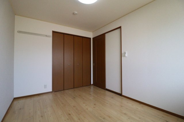 スゥイートガーデン国富　西棟の居間・リビング