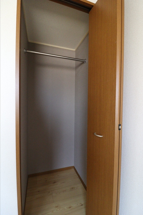 スゥイートガーデン国富　西棟の収納