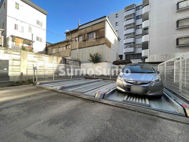 アーバネックス上町台の駐車場