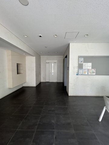 アーバネックス神戸駅前のロビー