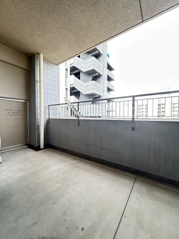 アーバネックス神戸駅前のバルコニー