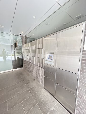 アーバネックスみなと元町のエントランス