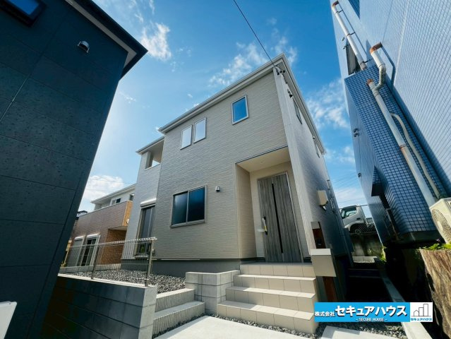 【本日ご案内可能】日進市浅田平子1丁目　全2棟の外観|【現地外観写真】
◆完成！本日ご案内可能♪365日営業中！！！
◆駐車並列2台可能！オプション工事でカーポート設置などいかがでしょうか。その他にも、フェンスなどの「オプション工事」もご提案いたします♪