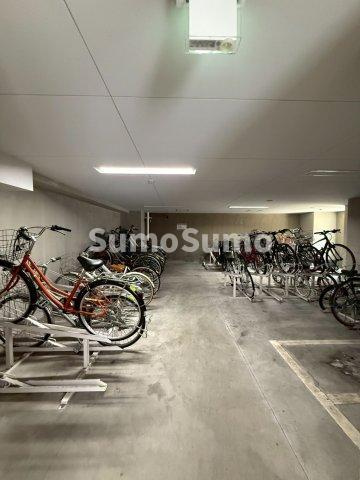アーバネックス谷町の駐車場