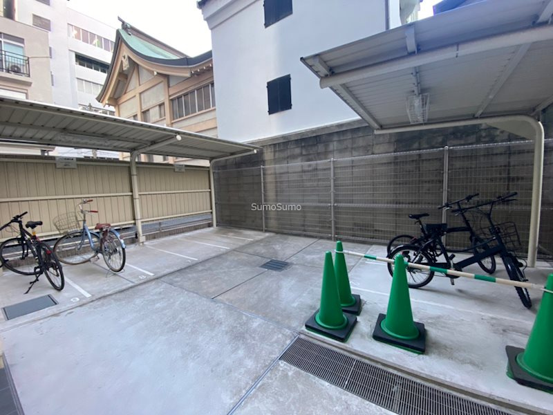 アーバネックス北堀江Ⅱの駐車場