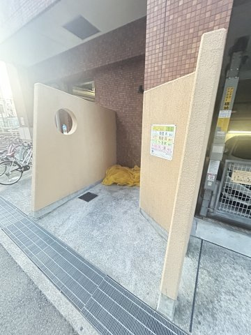 アーバングリーン神戸元町のエントランス