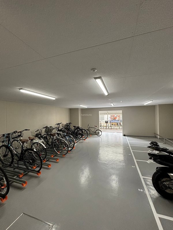 アーバネックス新町の駐車場