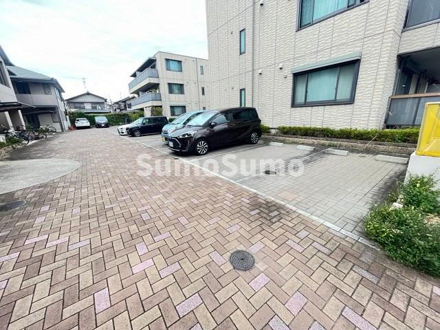 DAIKENN武庫之荘Ⅱ　ヴェストHの駐車場