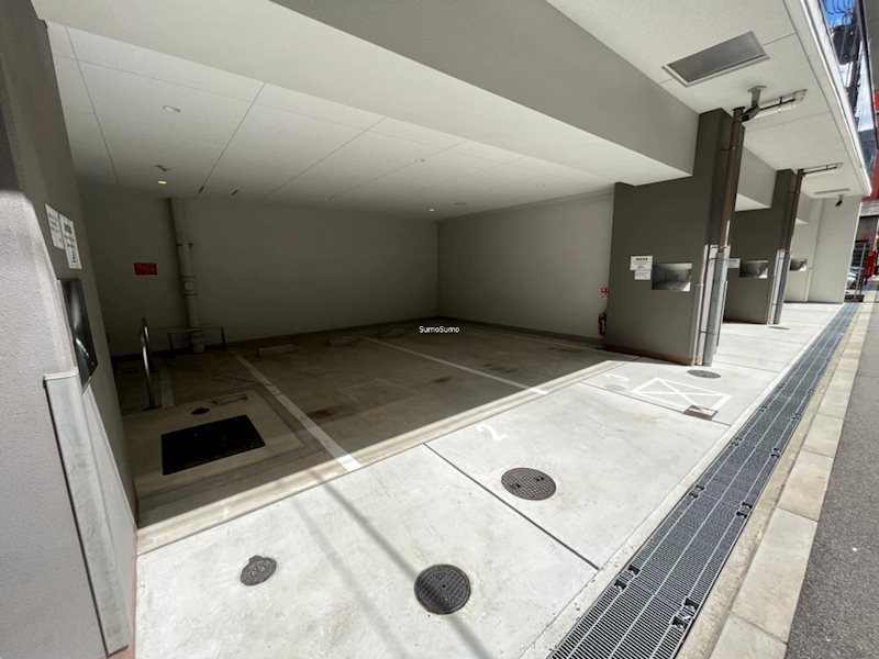 アーバネックス本町の駐車場