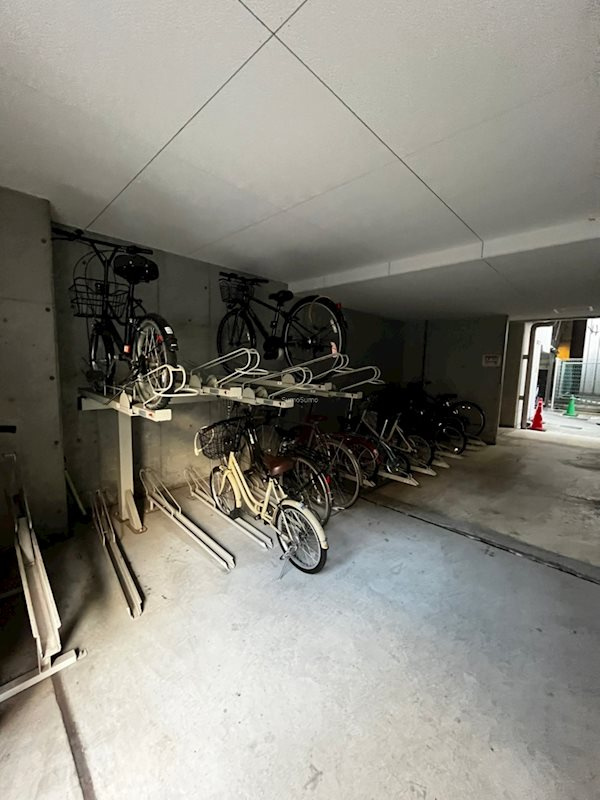 アーバネックス四ツ橋の駐車場