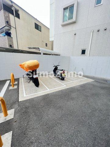 アール大阪リュクスの駐車場|駐車場があるので、車を買う予定の方も安心です