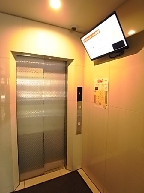 アールワイ西宮の外観