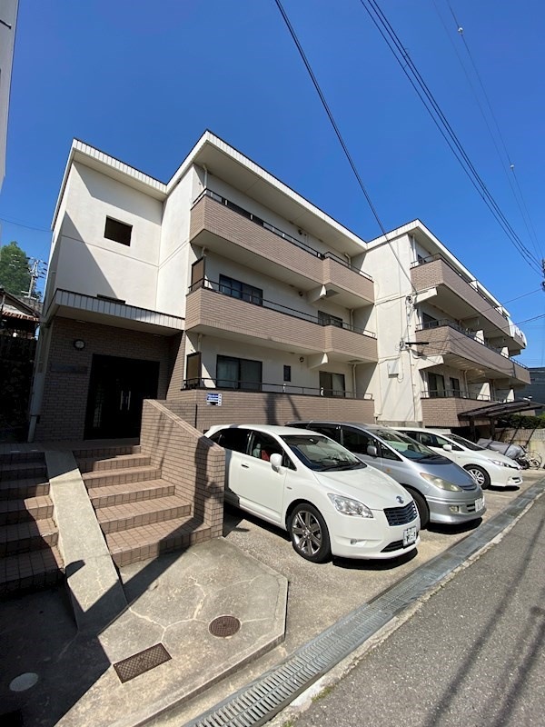 アイマンション長尾の外観