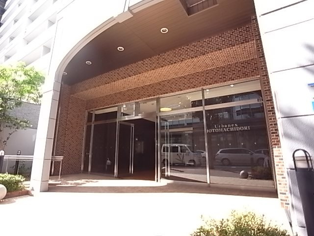 アーバネックス元町通のエントランス