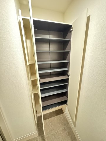 D-room旗塚通の収納