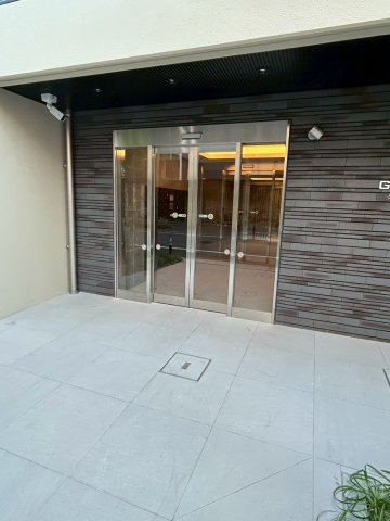 グランエール森下WESTのエントランス