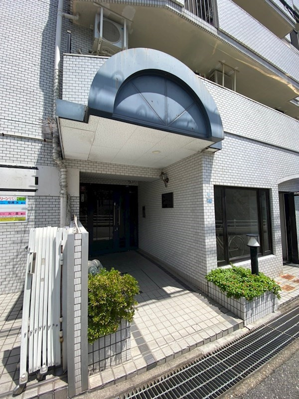 アルテハイム神戸県庁前の外観