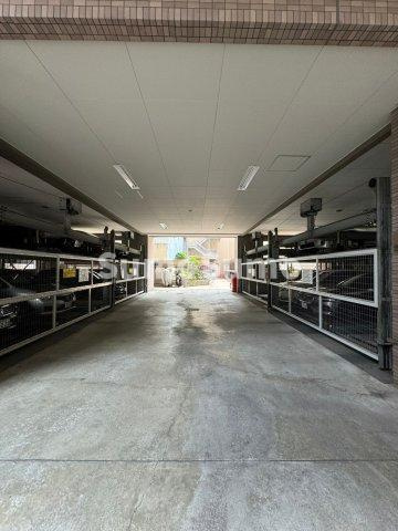 アメニティ江戸堀の駐車場