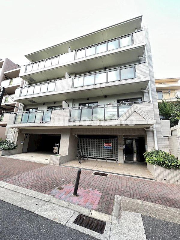 アルカディア諏訪山の外観