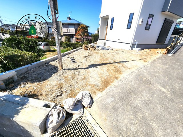 糟屋郡須恵町新原第7-1棟(1号棟）の駐車場|広々した駐車場になります。3台並列駐車となります。