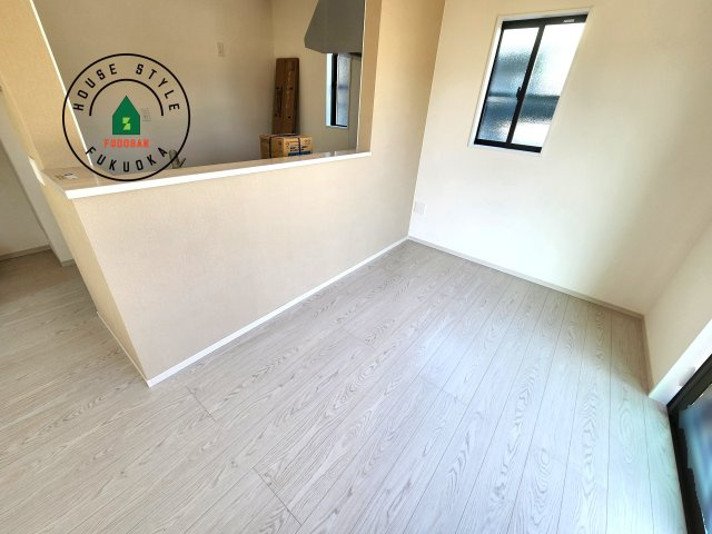 糟屋郡須恵町新原第7-1棟(1号棟）の内観：施工例|キッチンから立ち込める香りが今日の料理を期待させます。