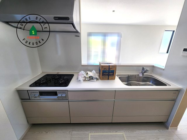 糟屋郡須恵町新原第7-1棟(1号棟）の内観：施工例|キッチン。グリル・食器洗い乾燥機・浄水器も完備。