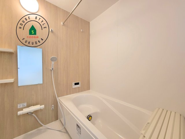 糟屋郡粕屋町長者原東7丁目第2-2棟（2号棟）の内観：施工例|1日の疲れを癒してくれる広々バスルーム。雨の日のお洗濯にも大活躍な浴室乾燥機付です！