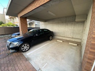 アルシュ住吉の駐車場