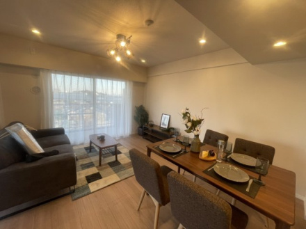 デュオコート南浦和彩の杜の居間・リビング|南東向きの明るいLDK13.6帖