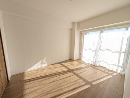 クラーク春日部壱番館の洋室|使い勝手のいい洋室です