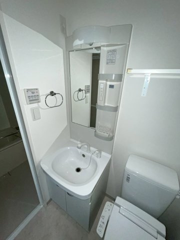 アリビオ立花Ⅱの洗面所|忙しい朝には欠かせない洗面所です