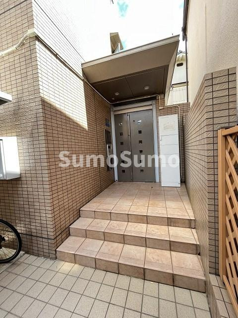 アパルトマン泰山のエントランス