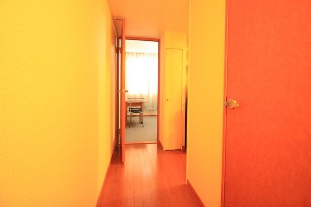 レオパレスサンシャイン田中21の玄関