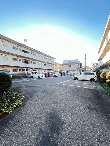 アルデール瓦宮の駐車場