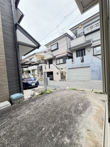 アルティスタ神戸の駐車場