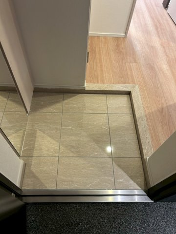 ティモーネグランデ田端ノルドの玄関