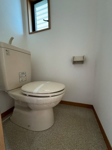 アベニールⅠのトイレ|ゆったりとした空間のトイレです