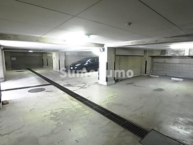アプリーレ住吉本町の駐車場