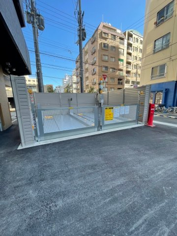 アドバンス神戸ラシュレの駐車場