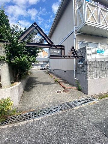 アネックス甲子園三番町のエントランス